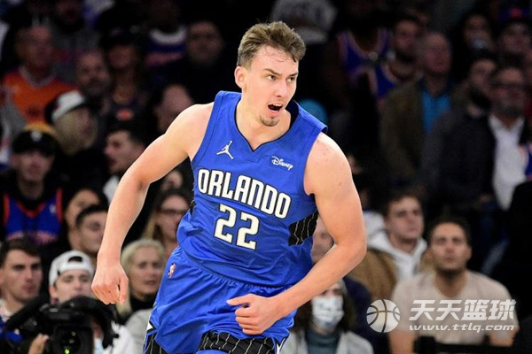 现向球迷再 现向球迷再