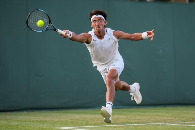 束了本场比 束了本场比